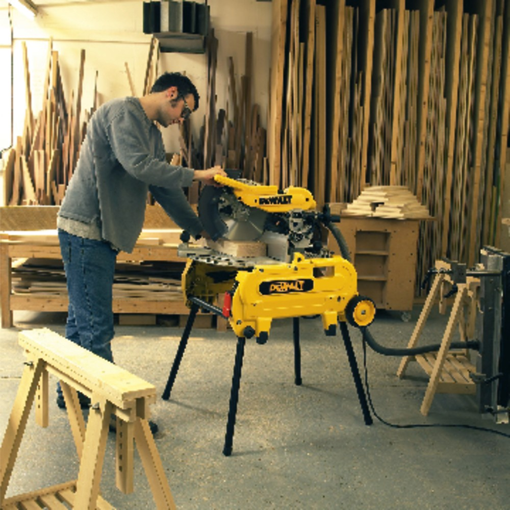 Комбинированная торцовочная-распиловочная пила DEWALT D27107, 2000 Вт, 2850 об/мин