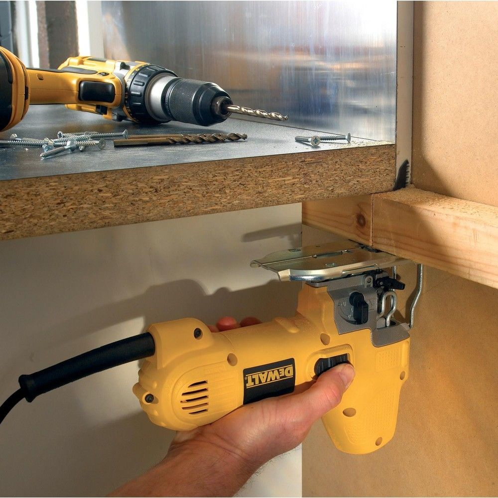 Лобзик с корпусной рукояткой DEWALT DW343K, 550 Вт
